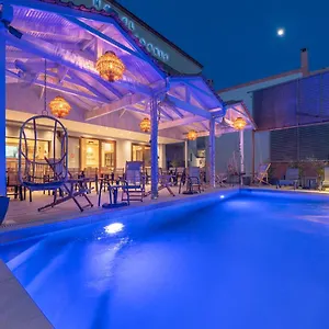 Adonis Aparthotel Pefkochori